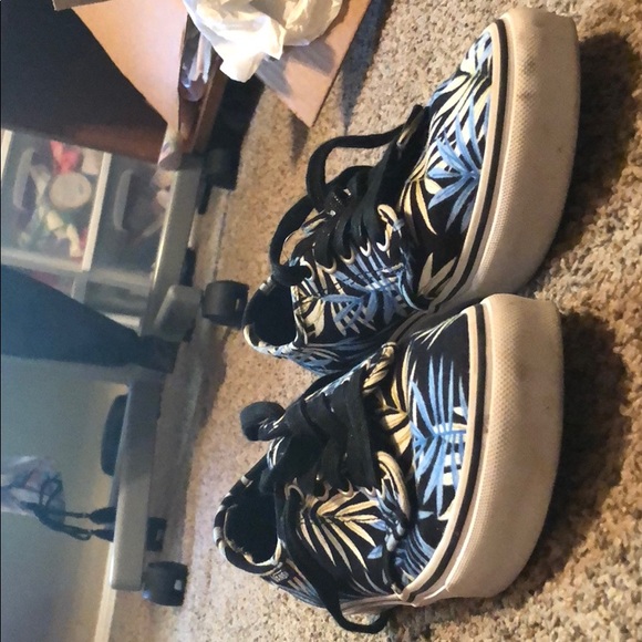 Women’s Vans US size - Picture 4 of 4